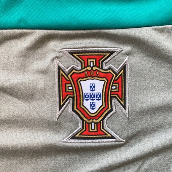 Portugal Soccer Training Top EUC - Picture 4 of 5